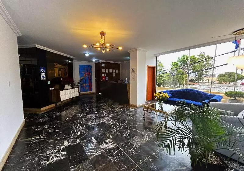 Fotos del hotel Stanford Suites:  6