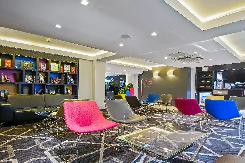 Fotos del hotel Aparthotel Roomzzz Nottingham City:  2