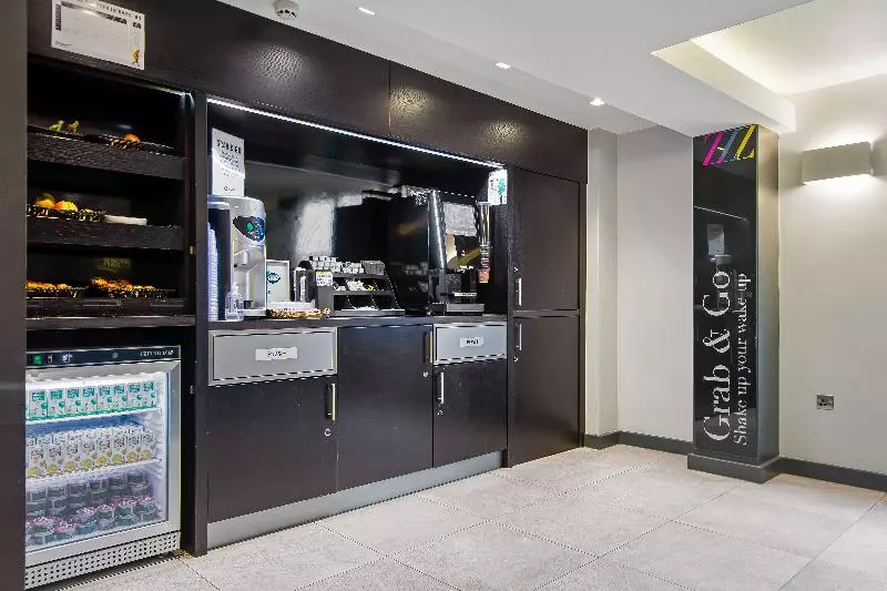 Fotos del hotel Aparthotel Roomzzz Nottingham City:  4