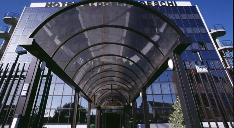 Fotos del hotel The Brand:  8