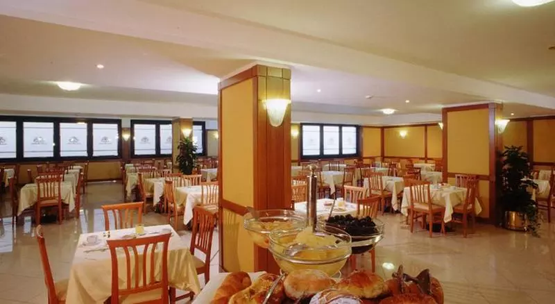 Fotos del hotel The Brand:  17