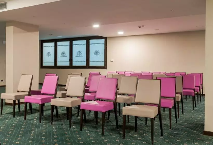 Fotos del hotel The Brand:  5