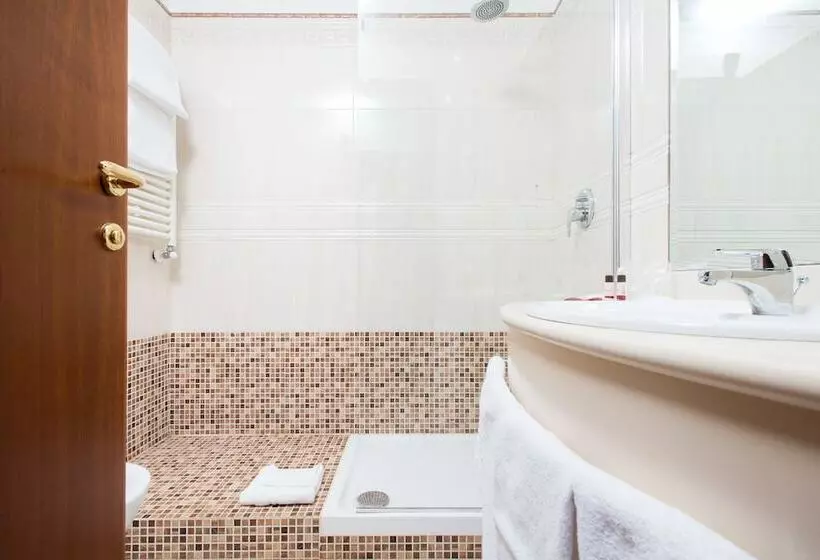 Fotos del hotel The Brand:  12