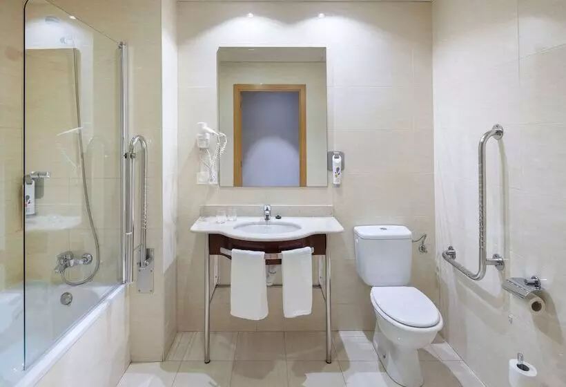 Fotos del hotel Ibis Styles Pamplona Noain:  7