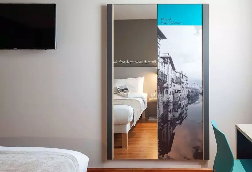 Fotos del hotel Ibis Styles Pamplona Noain:  23