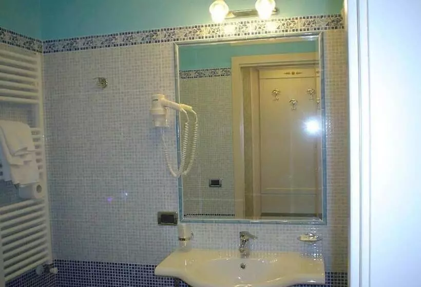 Fotos del hotel Dina:  11