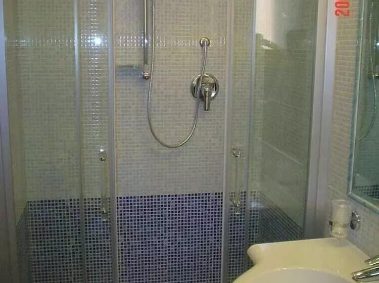 Fotos del hotel Dina:  17