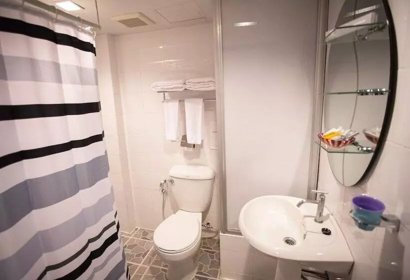 Fotos del hotel First House:  6