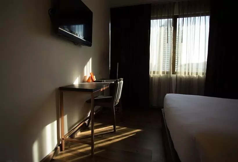 Fotos del hotel First House:  19