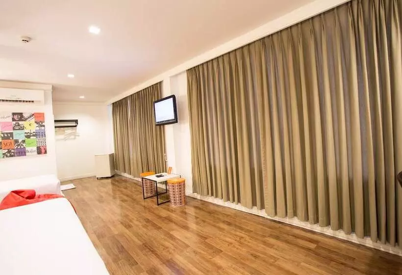 Fotos del hotel First House:  22