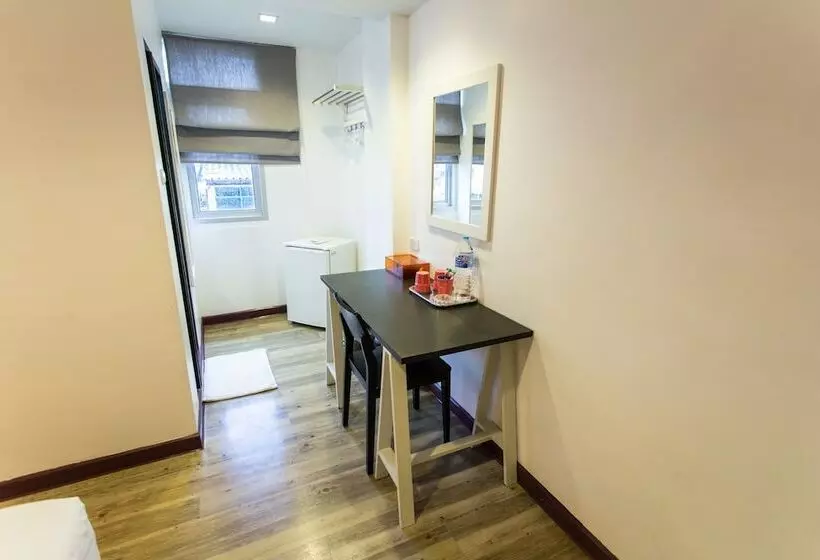 Fotos del hotel First House:  23