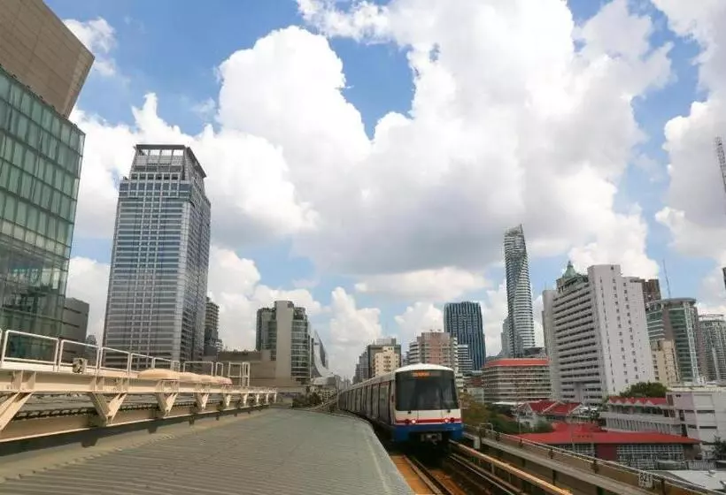 Fotos del hotel First House:  11