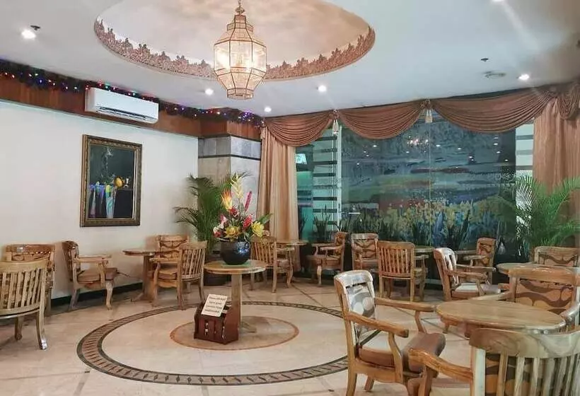 Fotos del hotel Holiday Plaza Hotel:  3