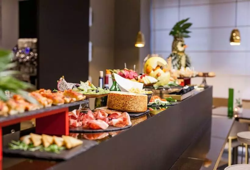 Fotos del hotel Holiday Inn Milan  Garibaldi Station:  8