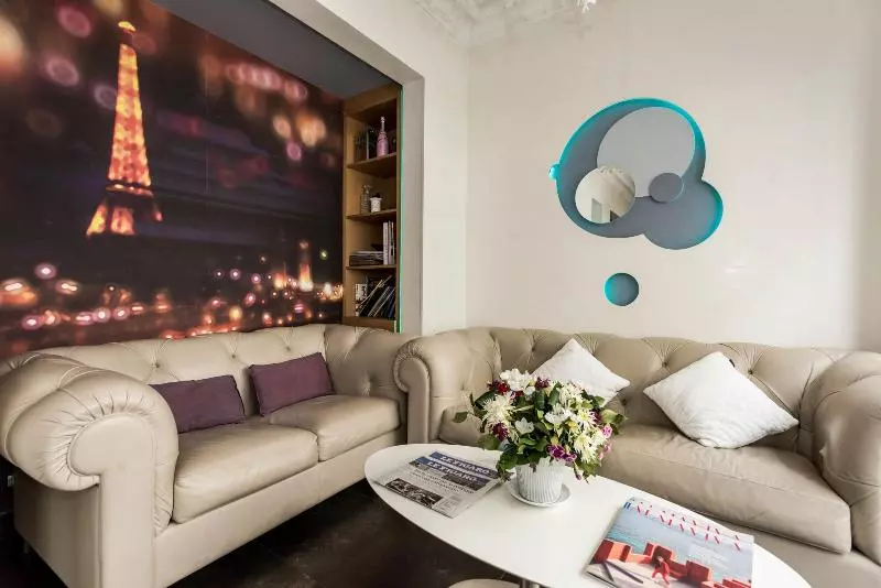 Fotos del hotel Hôtel Lumières Montmartre Paris:  2