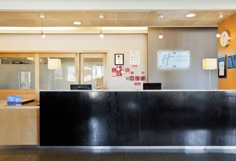 Fotos del hotel Holiday Inn Express Lisbonoeiras, An Ihg:  4