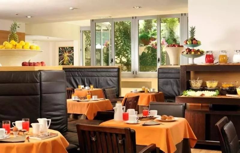 Fotos del hotel Athenaeum Personal Hotel:  3