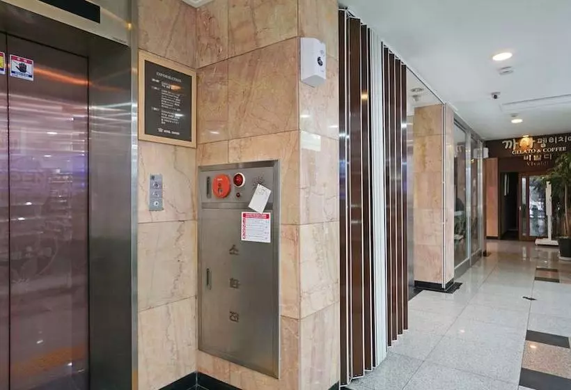 Fotos del hotel Crown Insadong:  3