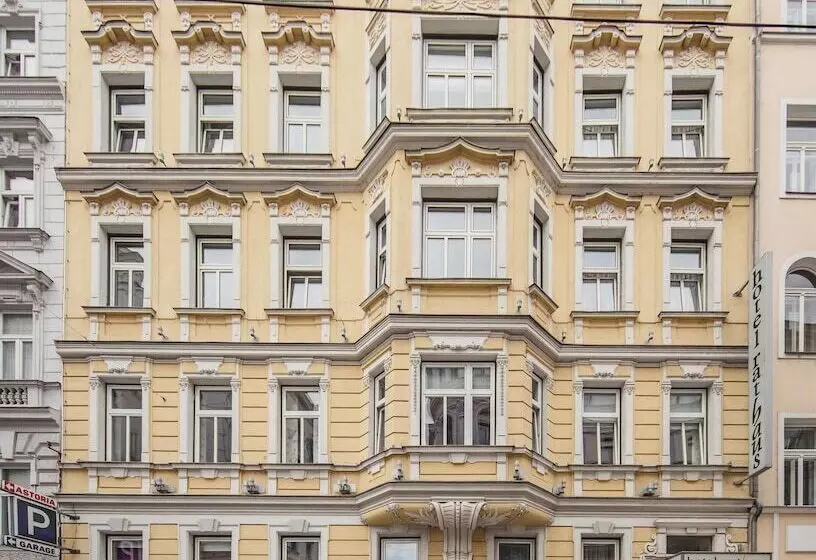 Rathaus – Wein & Design