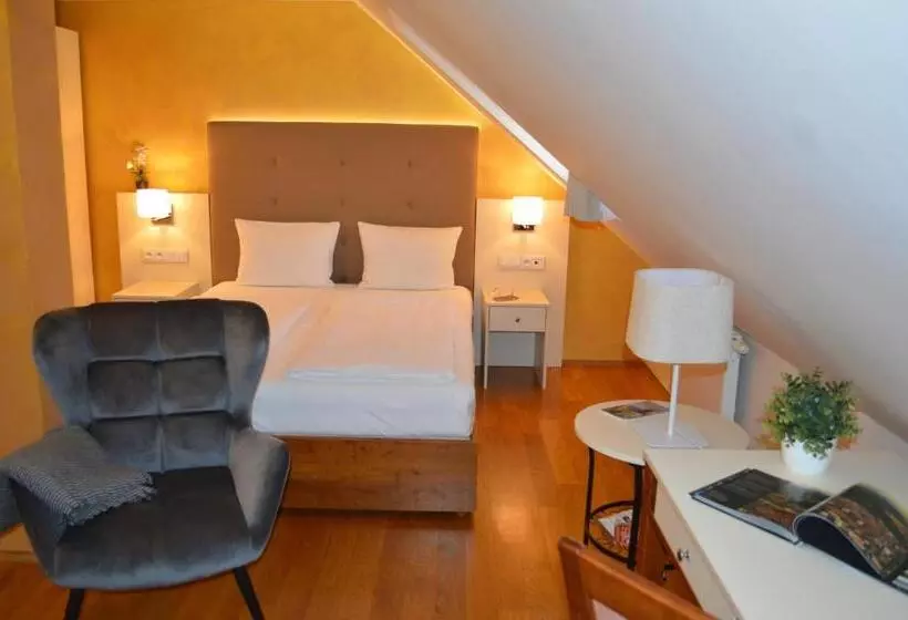 Fotos del hotel The Golden Wheel:  20