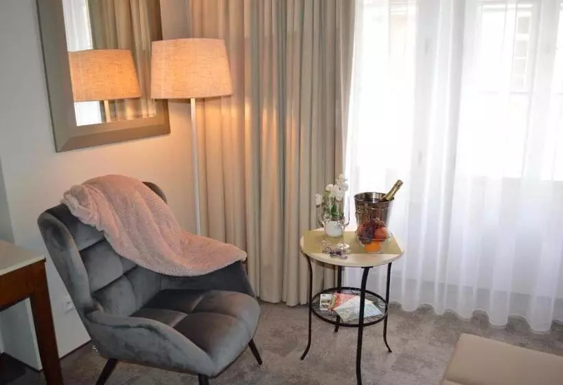 Fotos del hotel The Golden Wheel:  21