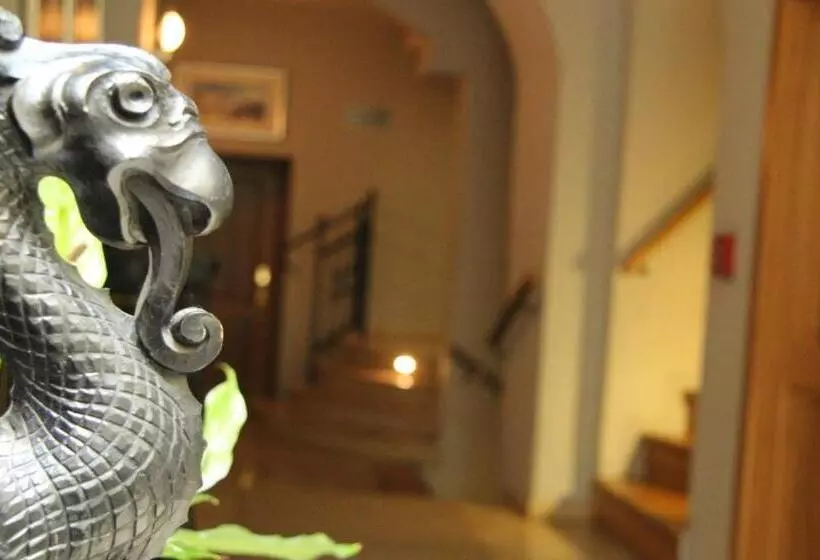 Fotos del hotel The Golden Wheel:  15