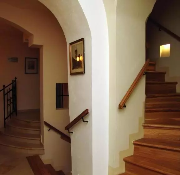 Fotos del hotel The Golden Wheel:  4