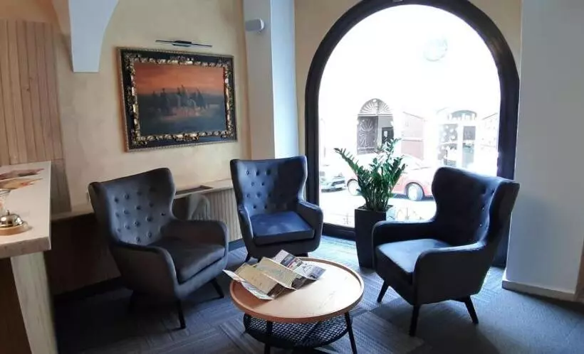 Fotos del hotel The Golden Wheel:  3