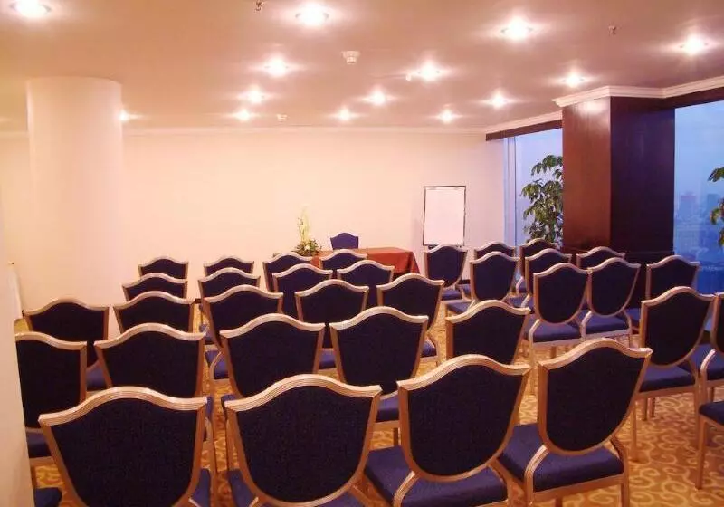 Fotos del hotel New Era:  10