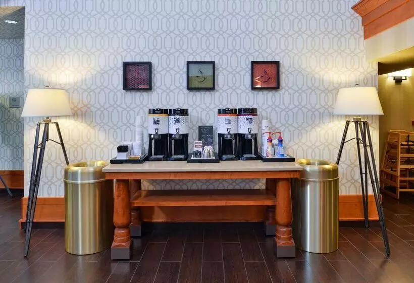 Fotos del hotel Hampton Inn & Suites By Hilton Calgary University Northwest:  5