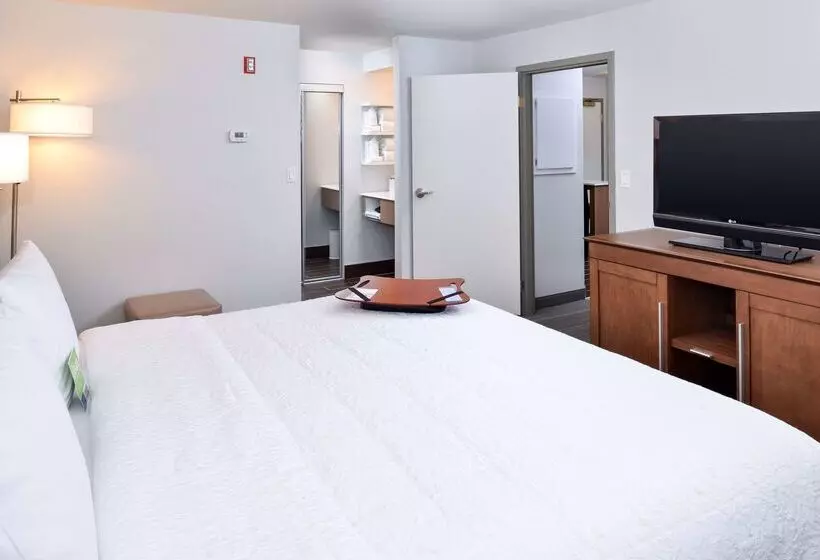 Fotos del hotel Hampton Inn & Suites By Hilton Calgary University Northwest:  20