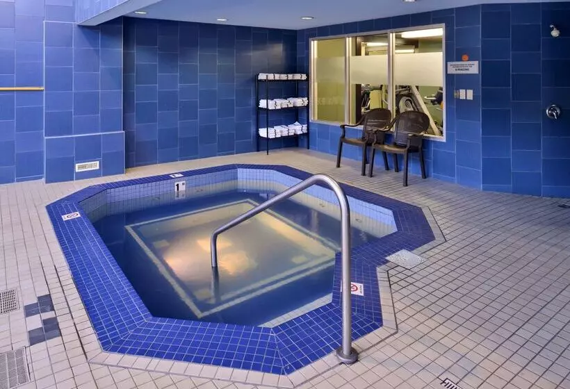 Fotos del hotel Hampton Inn & Suites By Hilton Calgary University Northwest:  2