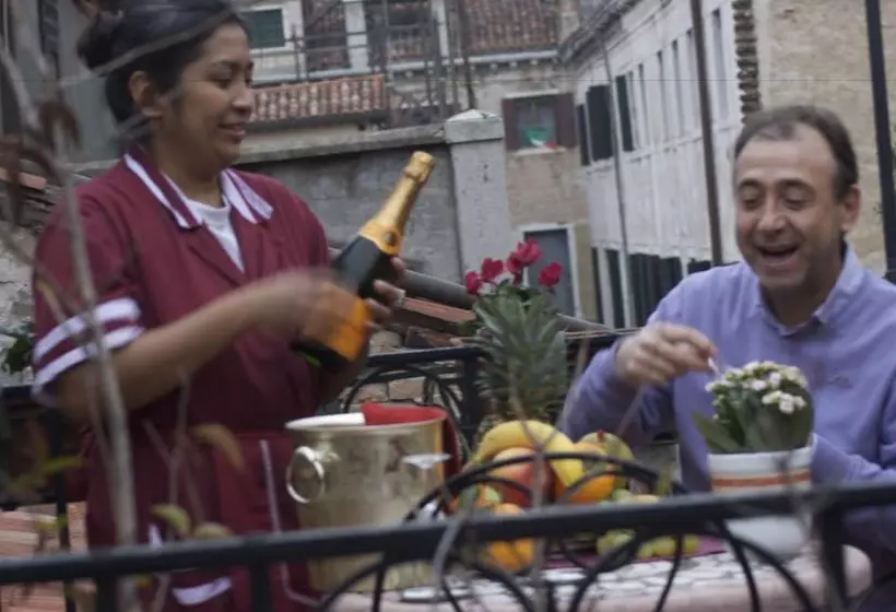 Fotos del hotel Lux:  4