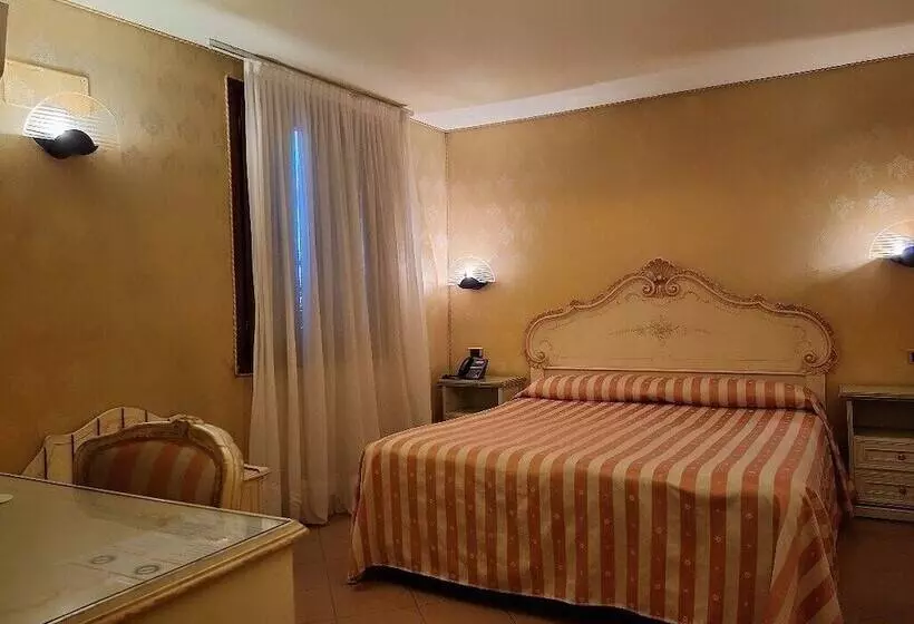 Fotos del hotel Lux:  10