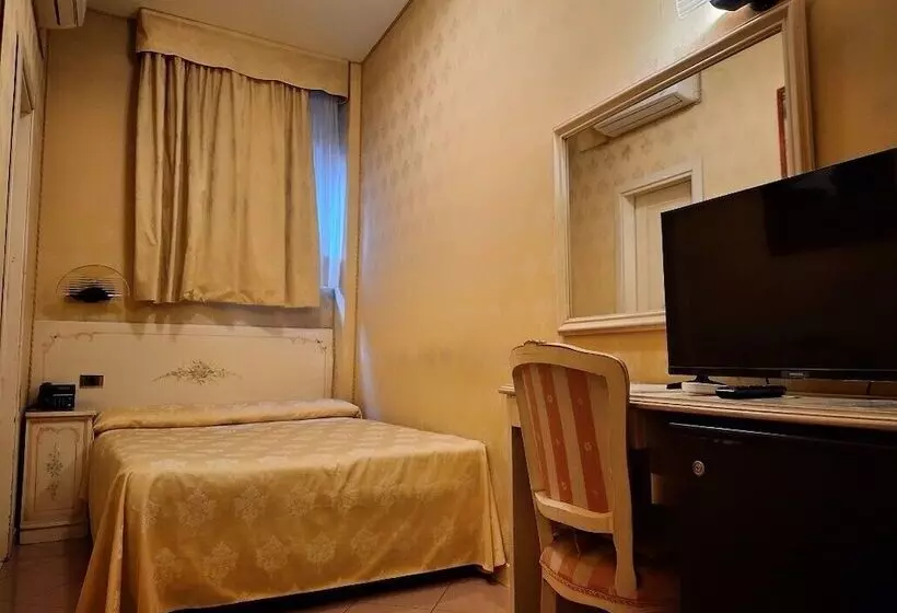 Fotos del hotel Lux:  7