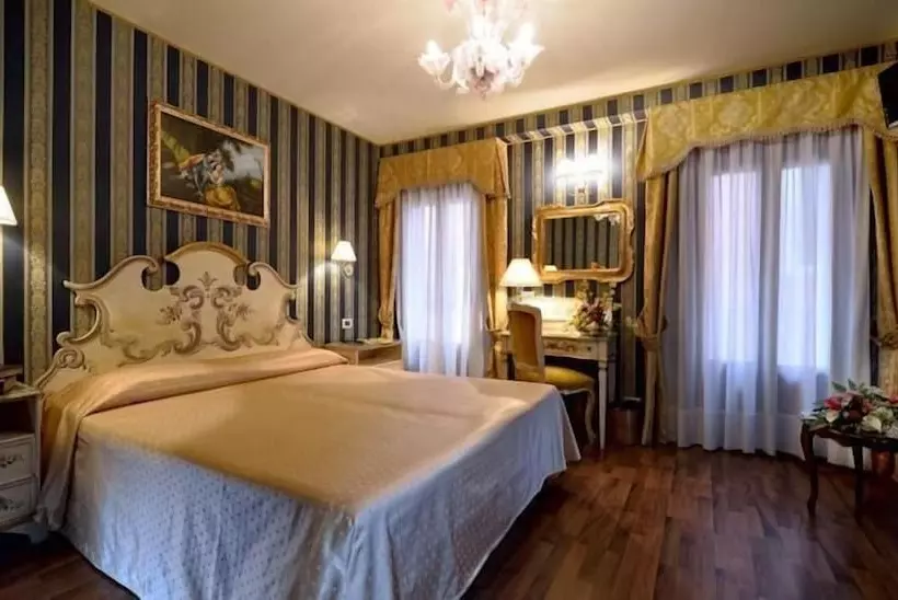 Fotos del hotel Lux:  13