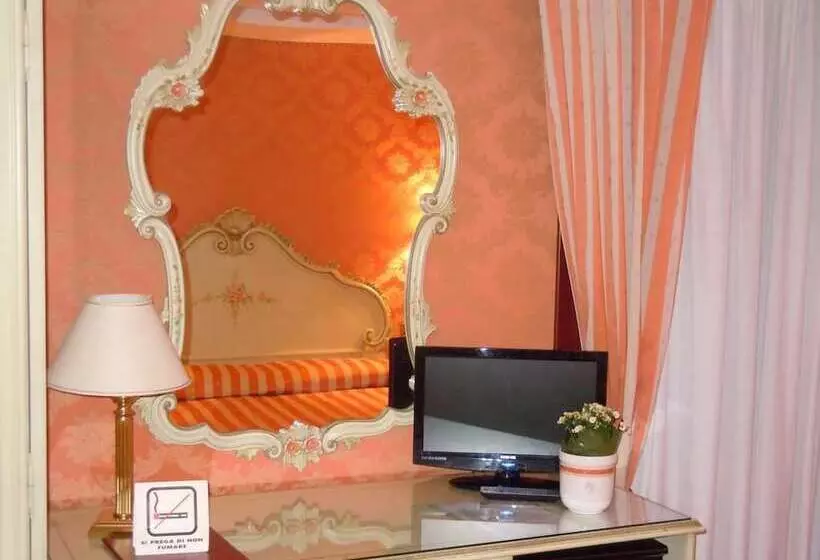 Fotos del hotel Lux:  16