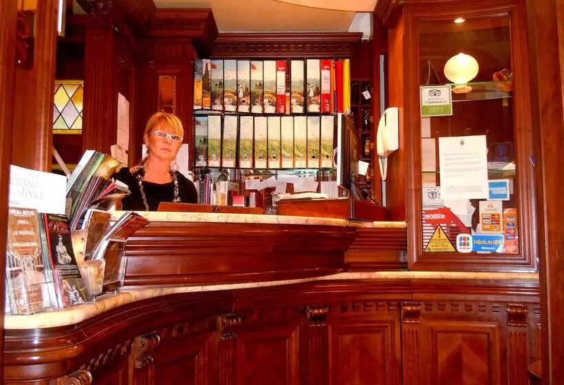 Fotos del hotel Lux:  3