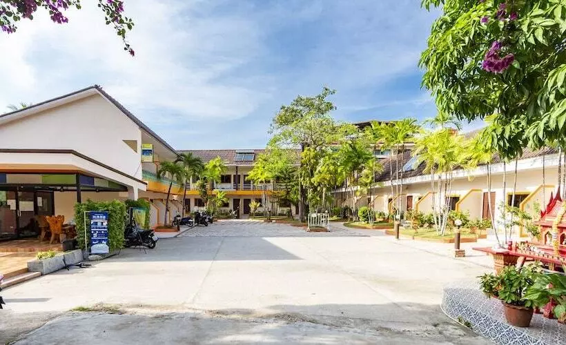 Fotos del hotel The Coconut Resort:  4