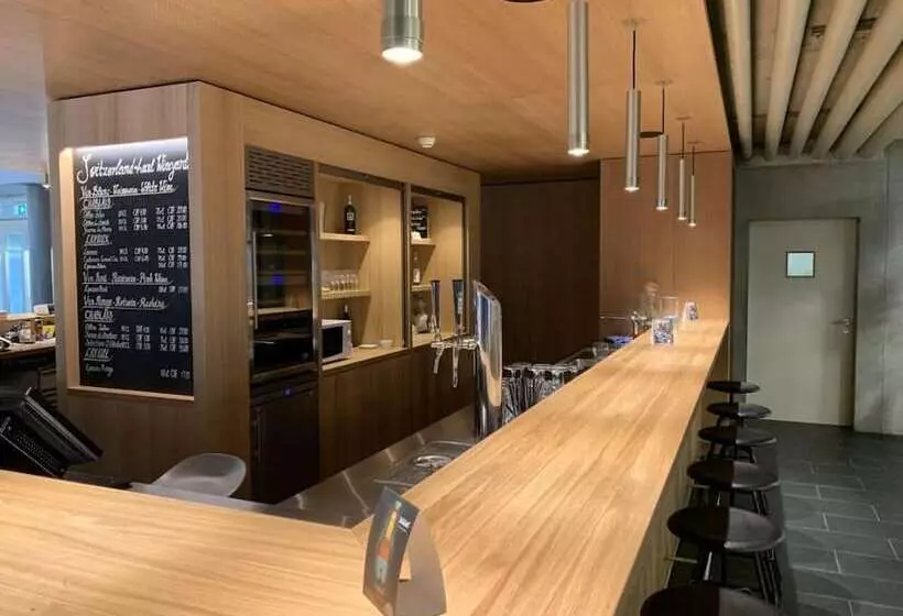 Fotos del hotel Lausanne Youth Hostel Jeunotel:  11