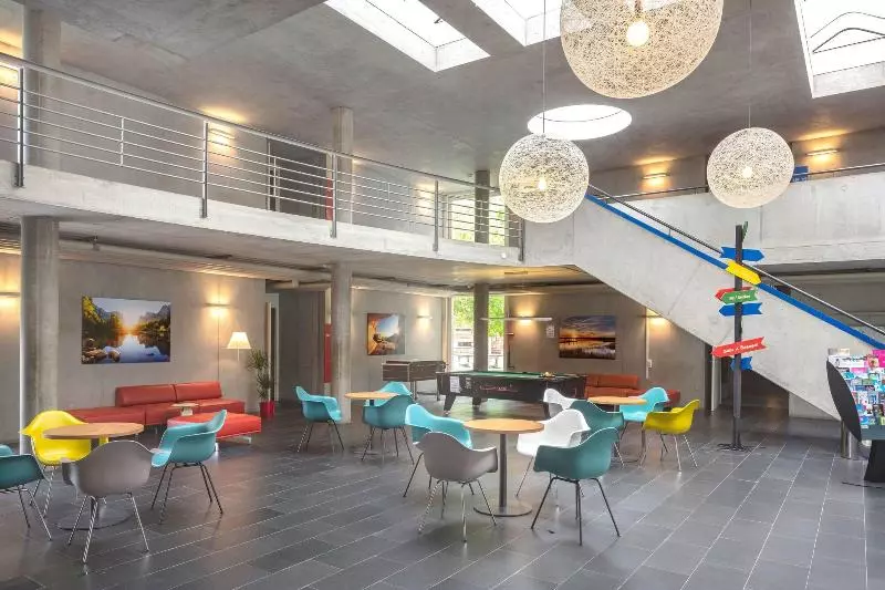 Lausanne Youth Hostel Jeunotel