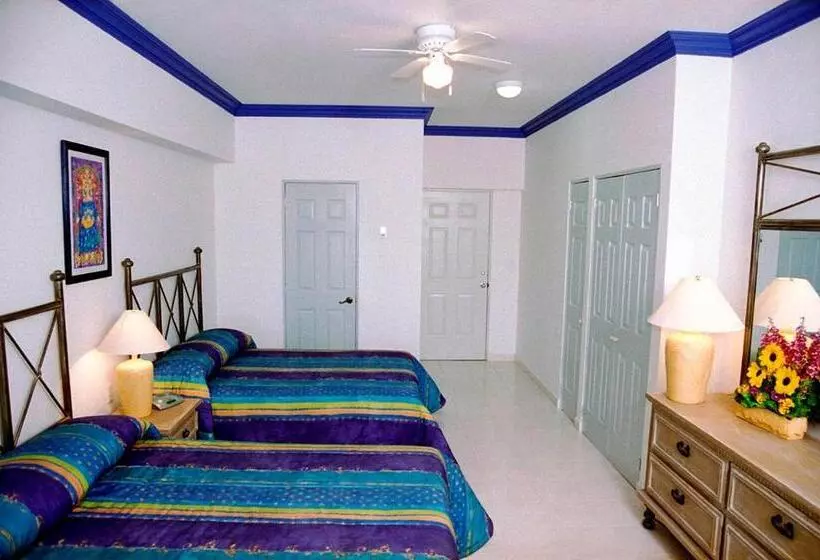 Fotos del hotel Costa Bonita Condominium & Beach Resort:  2