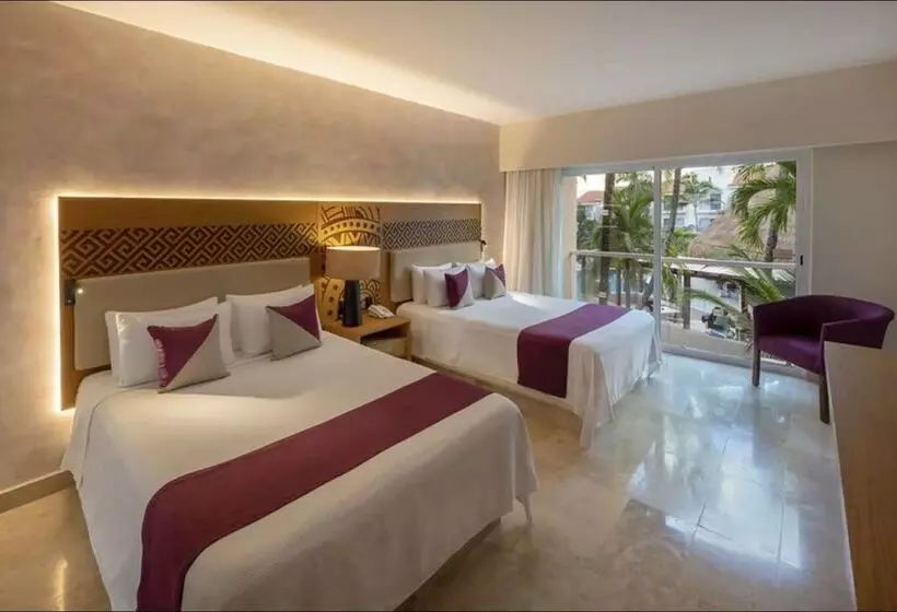 Viva Wyndham Azteca All Inclusive