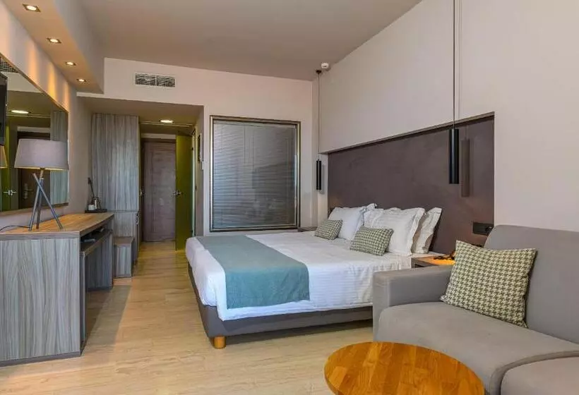 Alexandra Beach Resort & Spa