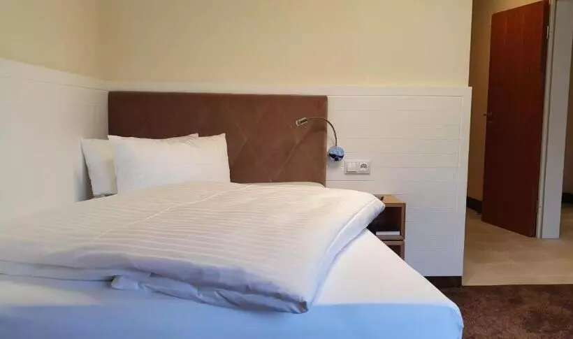 Fotos del hotel Kim  Im Park:  12