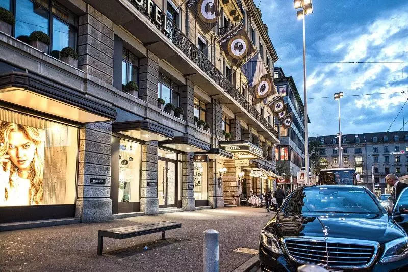Fotos del hotel The Dufour, Suites & Rooms By Hotel Schweizerhof:  5