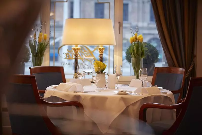 Fotos del hotel The Dufour, Suites & Rooms By Hotel Schweizerhof:  11