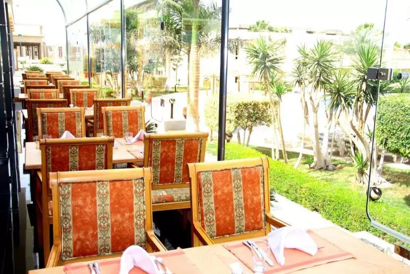 Fotos del hotel Palm Beach Resort  Families And Couples Only:  13