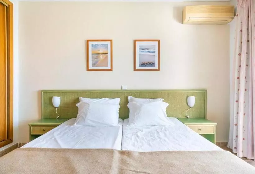 Fotos del hotel Apartamentos Turisticos Alagoa Praia:  3