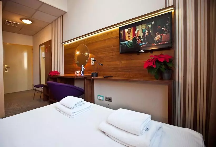 Fotos del hotel Interhouse:  22